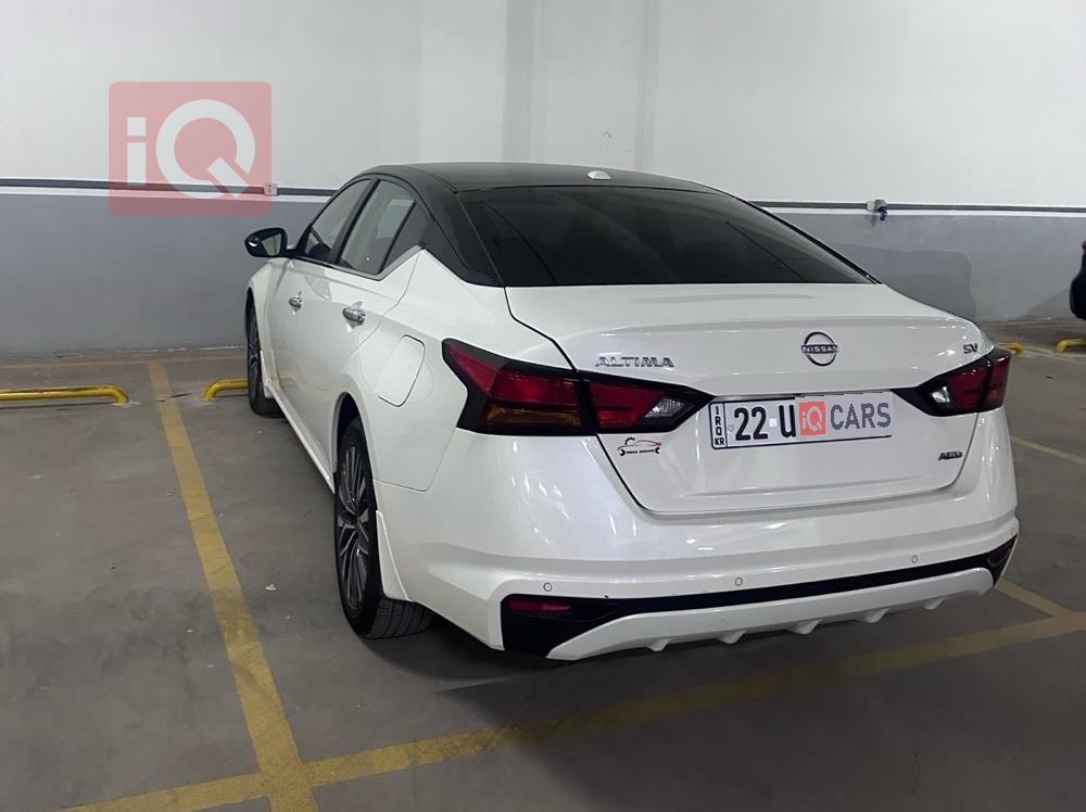 نيسان ألتيما